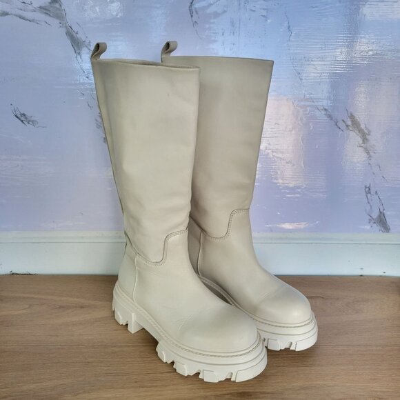 Steve Madden Leather Knee-High Chunky Sole Leather Boots Women's Size 6 Beige - Picture 3 of 7